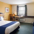 Business 6 image HOLIDAY INN EXPRESS PERTH Hotels & Inns in Perth Pe