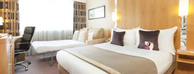 Business 2 image CROWNE PLAZA READING, AN IHG HOTEL Wedding Venues in Reading Be