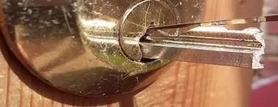 Business 6 image LOCK-ON SECURITY Shopping & Retail in PORTSMOUTH Ha