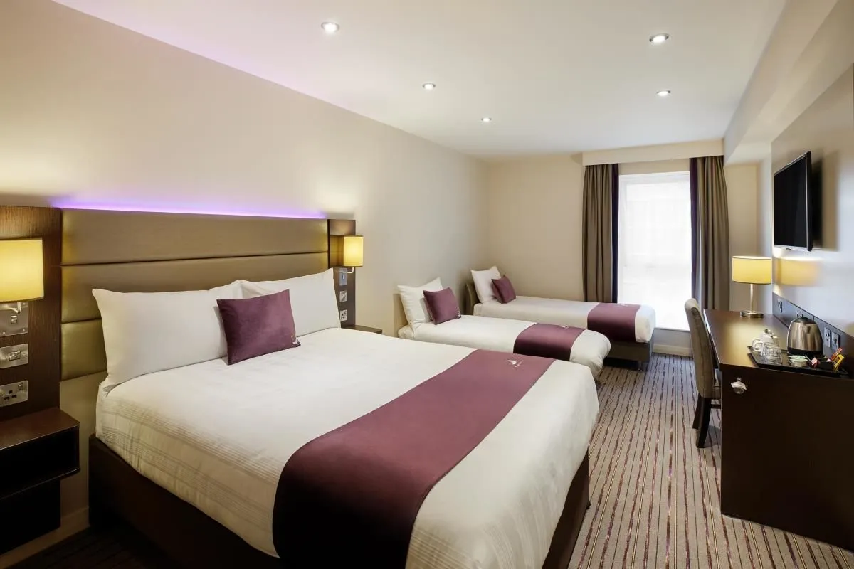Business 13 image PREMIER INN MANCHESTER SWINTON HOTEL