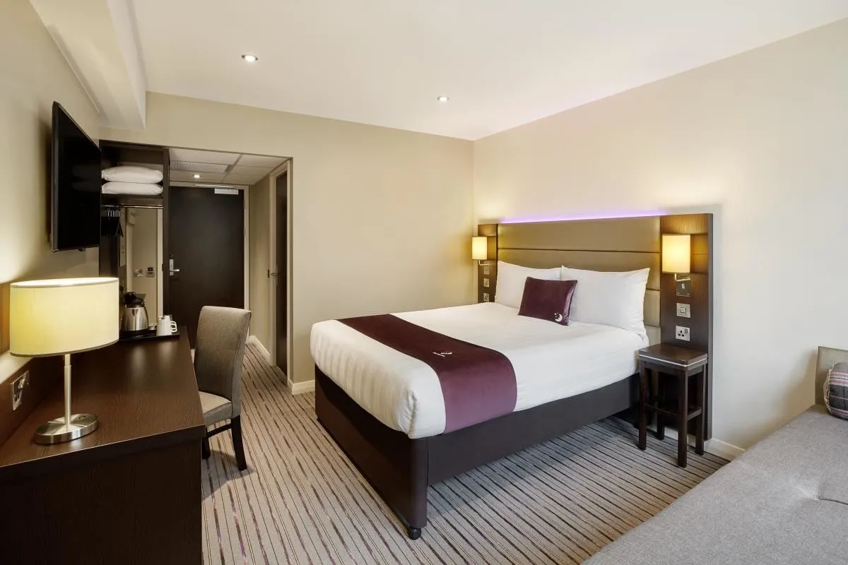 Business 14 image PREMIER INN MANCHESTER SWINTON HOTEL