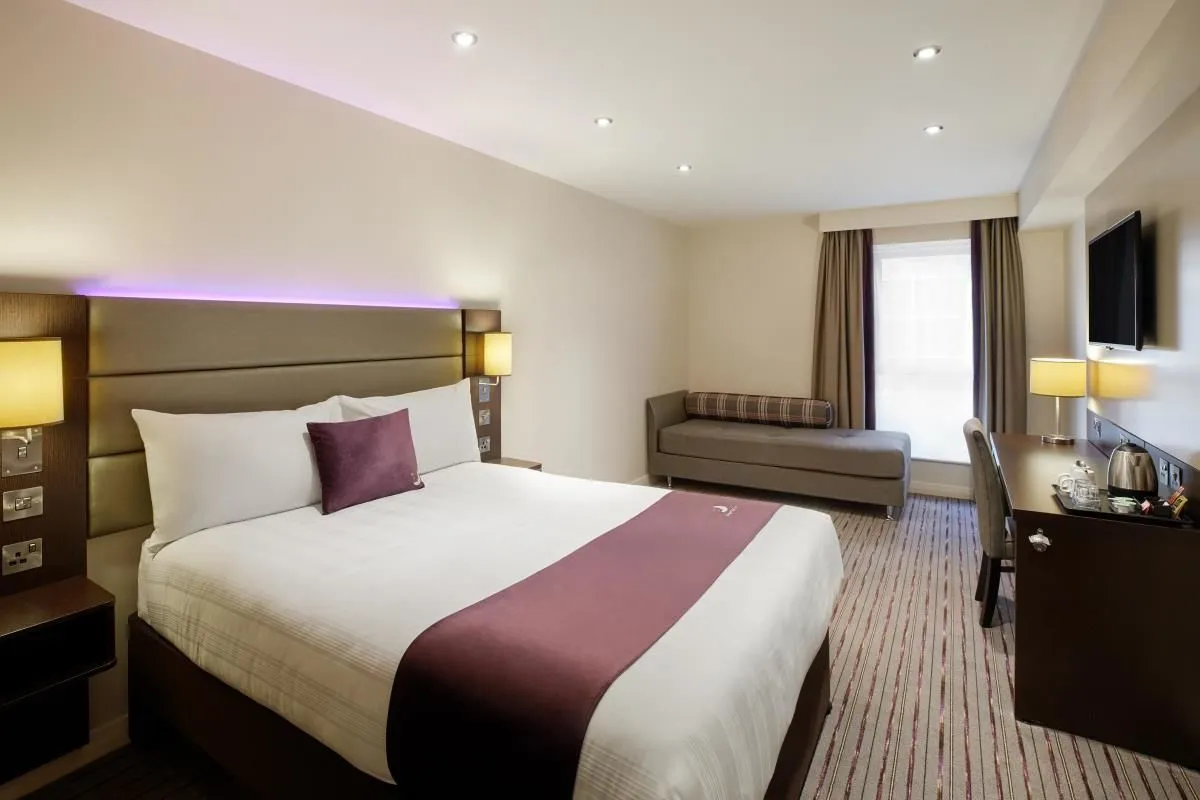 Business 15 image PREMIER INN MANCHESTER SWINTON HOTEL
