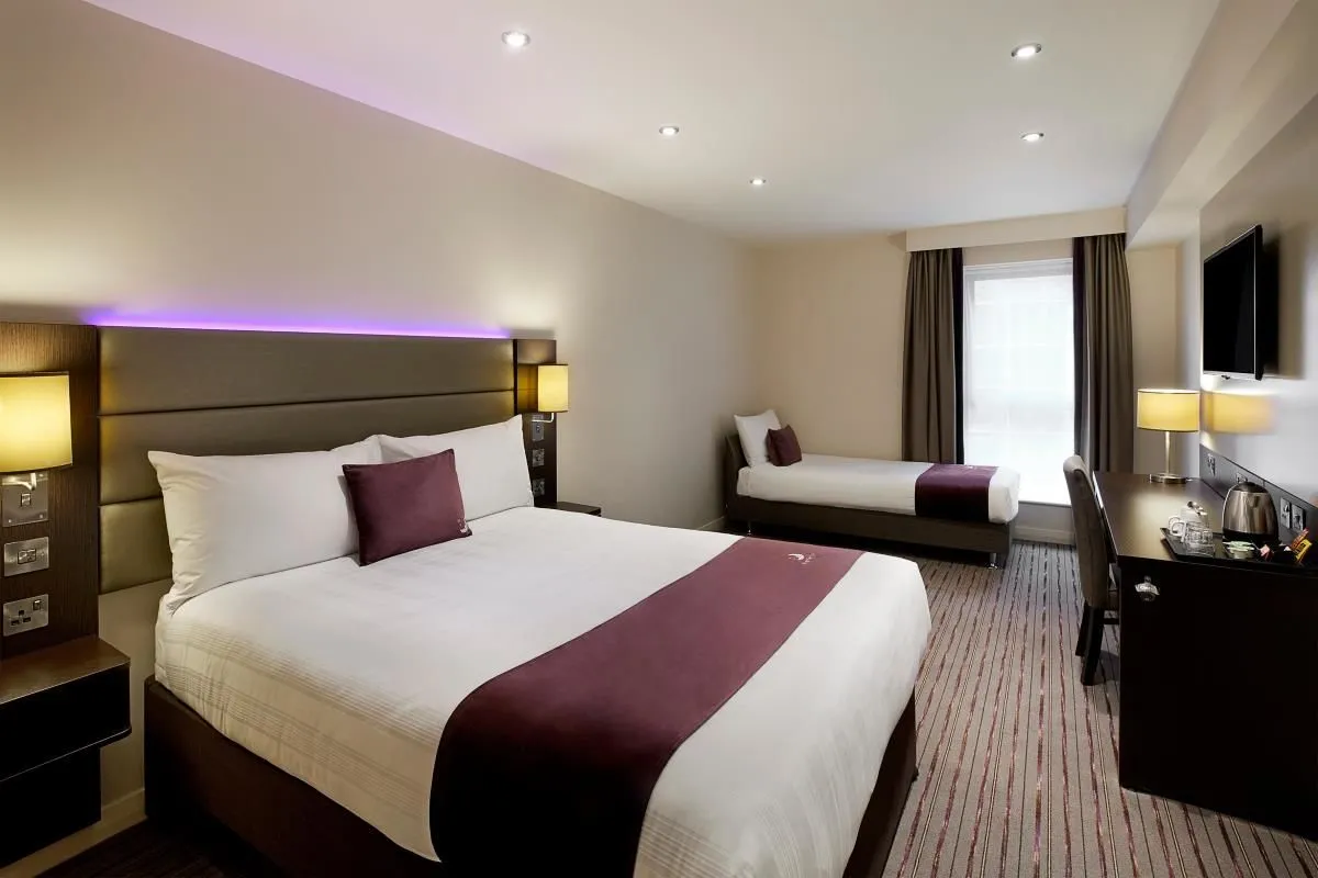 Business 16 image PREMIER INN MANCHESTER SWINTON HOTEL