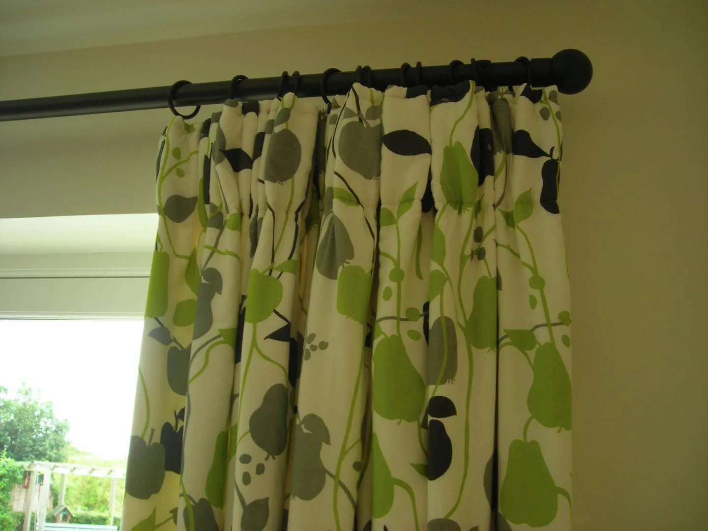 Business 7 image THOMPSON LES & CO LTD