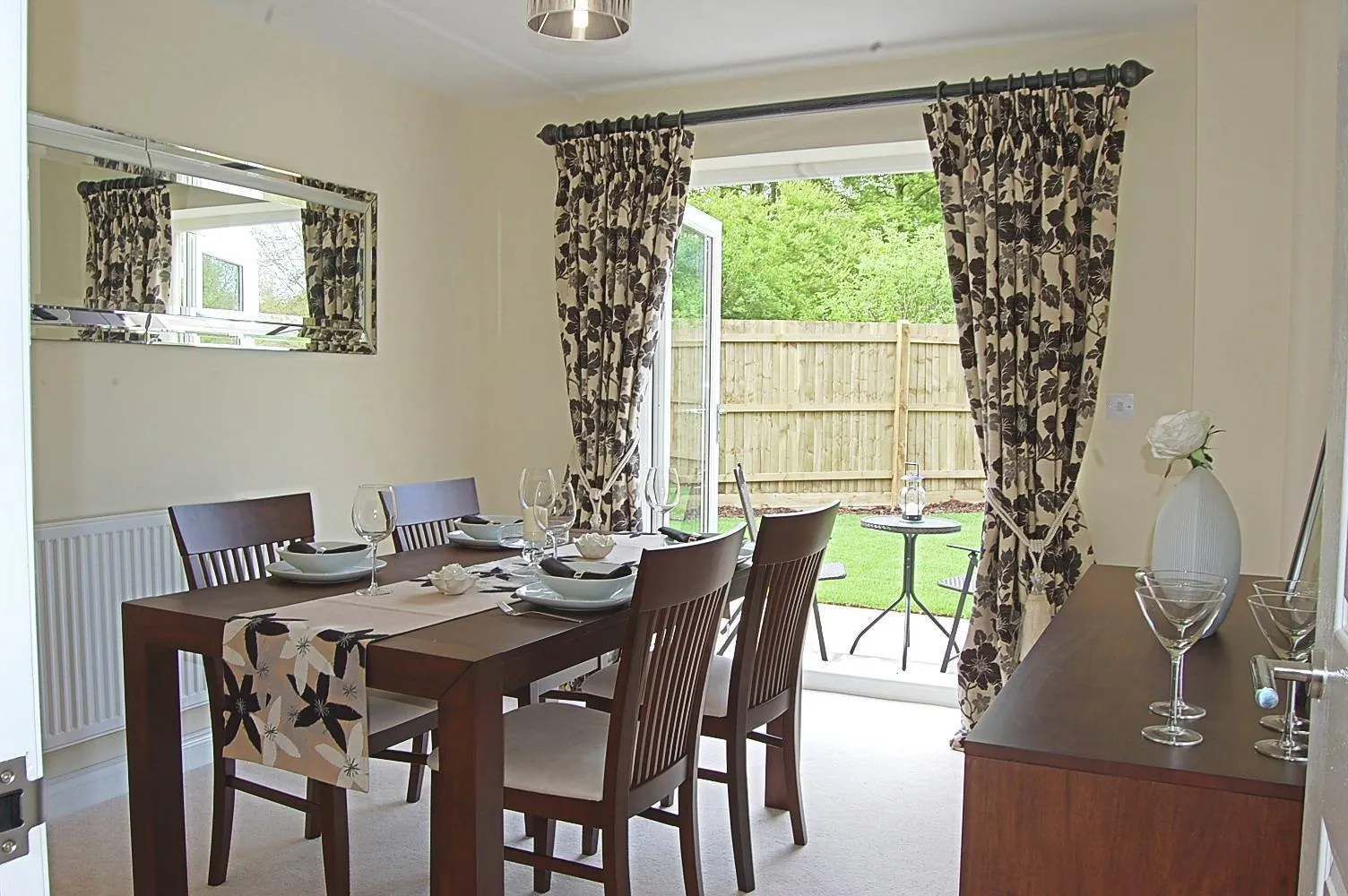 Business 3 image THOMPSON LES & CO LTD