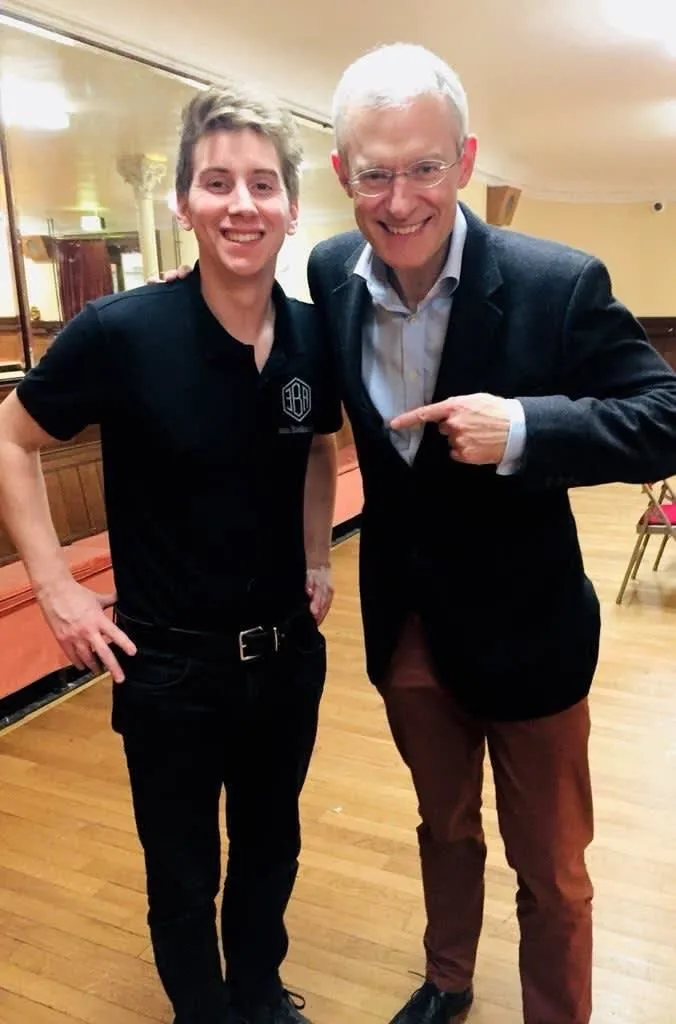 Business 21 image 3BANDAUDIO