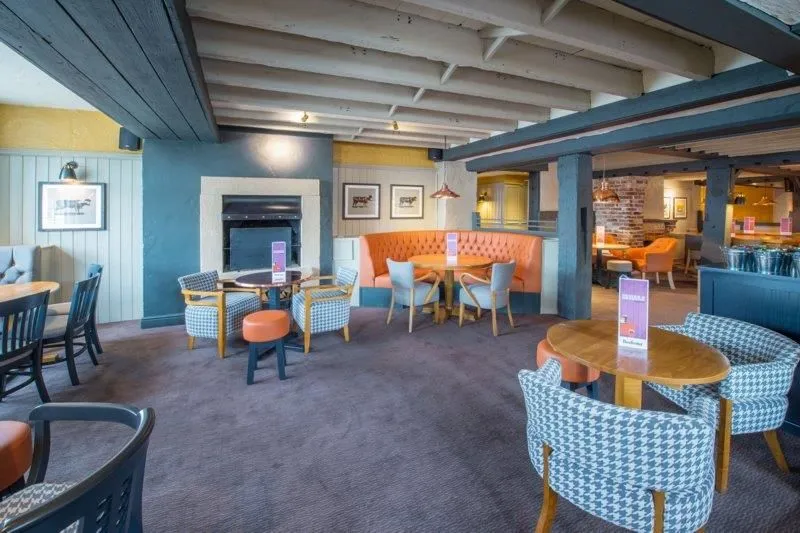 Business 9 image COUNTESS WEAR BEEFEATER